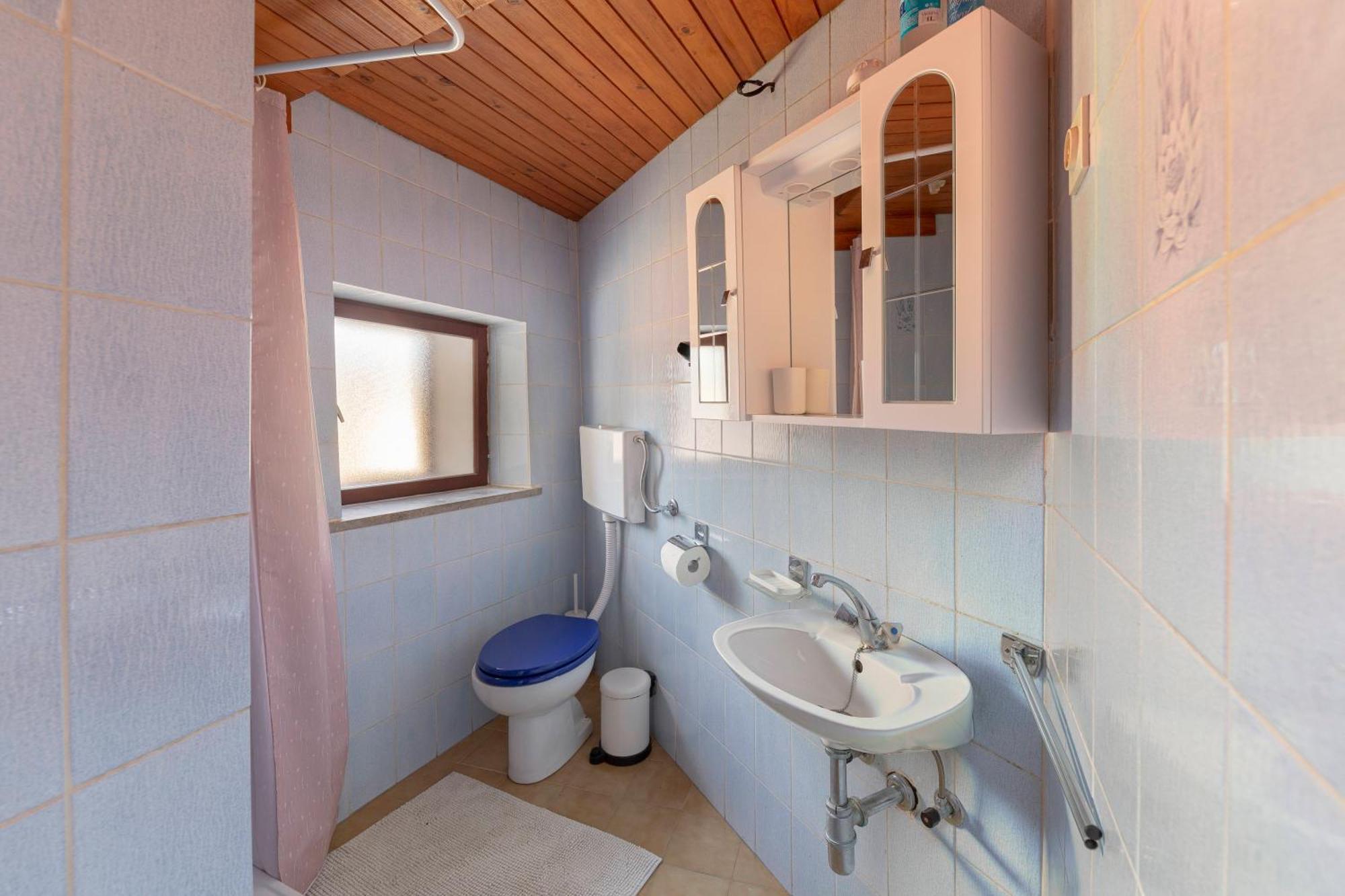 Under The Rock House In Osp With Hot Tub Appartement Buitenkant foto